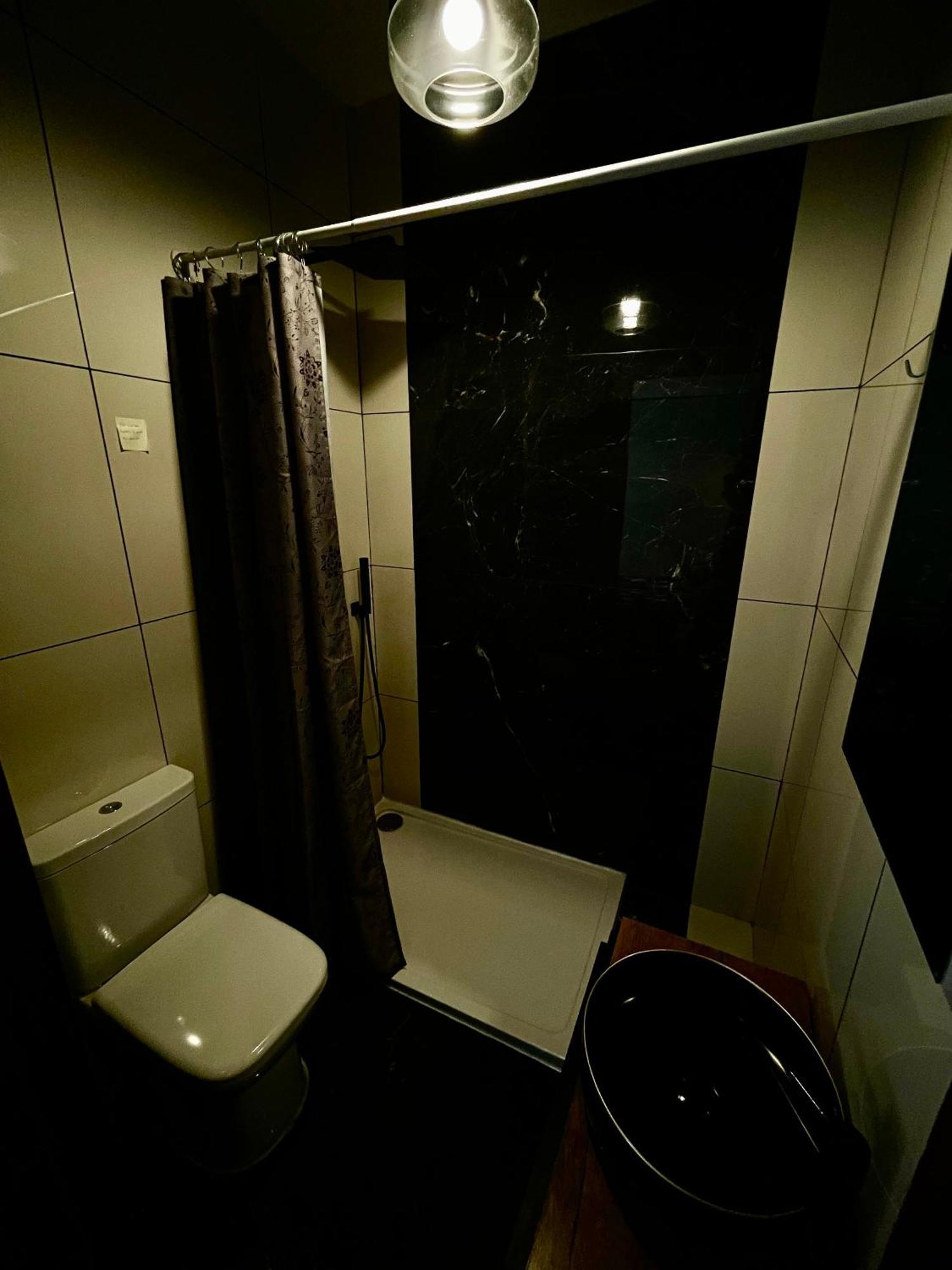 Airport Accommodation Deluxe Bedroom And Private Bathroom Near Airport Self Check In And Self Check Out Mqabba Екстер'єр фото